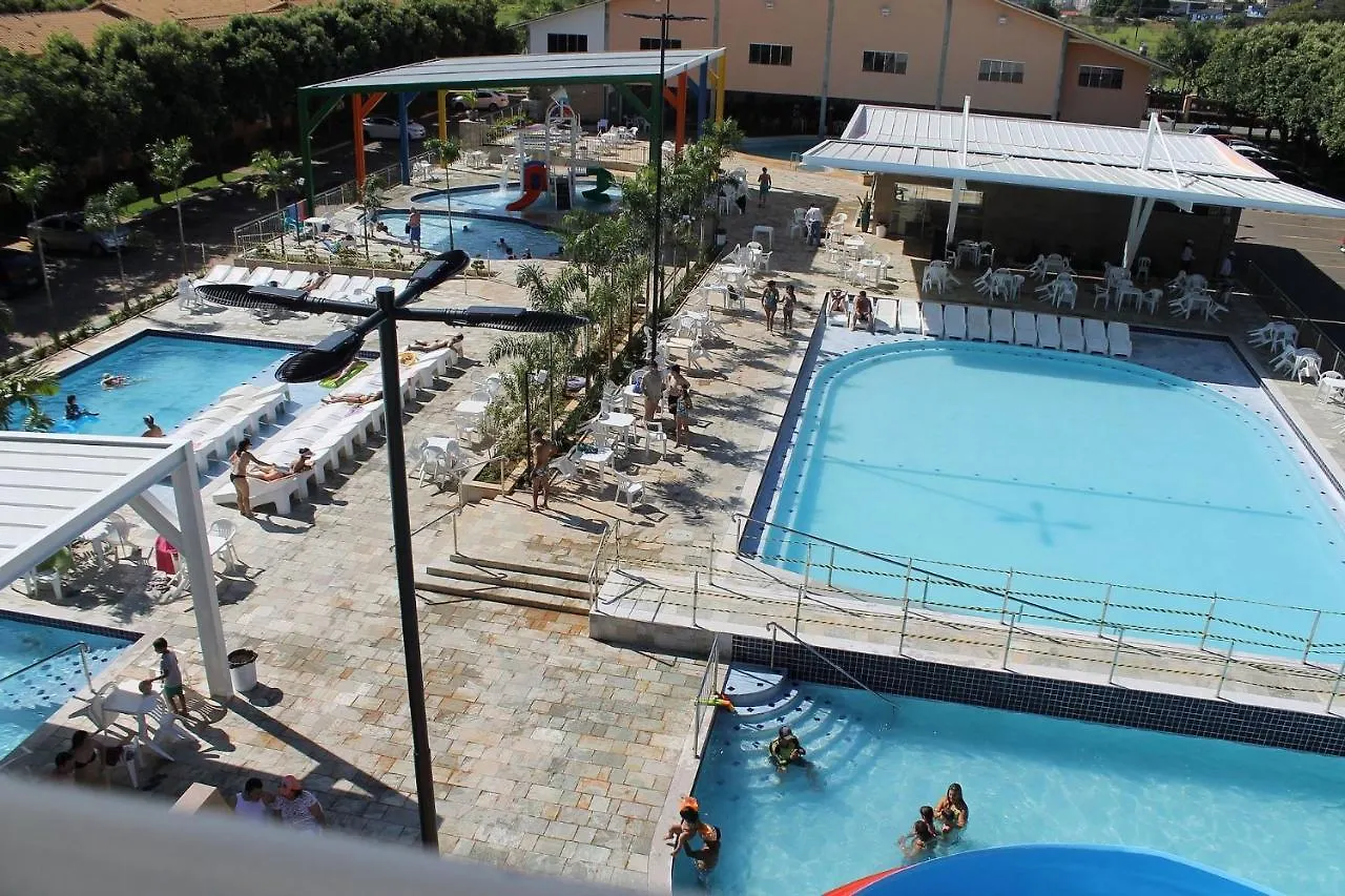 diRoma Fiori com roupa de cama, geladeira, fogão cozinha completa, parque aquático e garagem Apartamento Caldas Novas